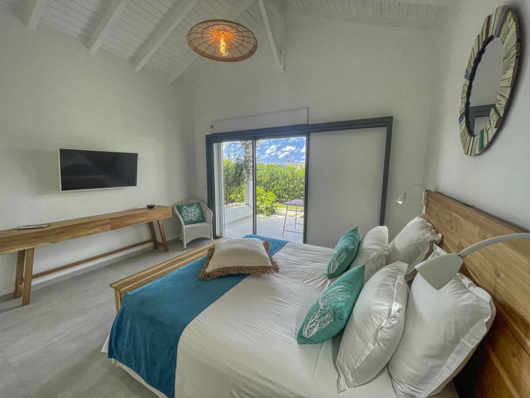 27 Location villa piscine accès plage Saint François Guadeloupe_chambre 1